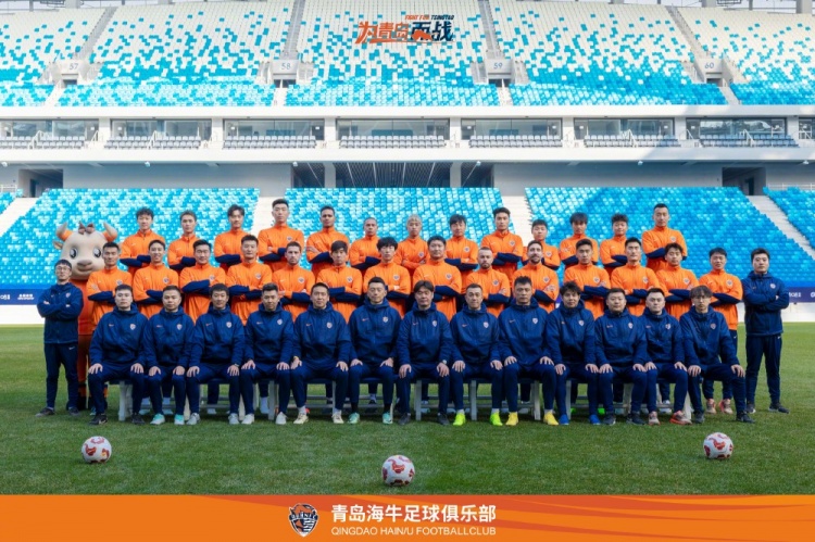 青島海牛一線隊(duì)名單：老將鄭龍、薩里奇坐鎮(zhèn)，金洋洋等新援在列